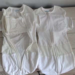 2 Snoo Swaddles (Medium)